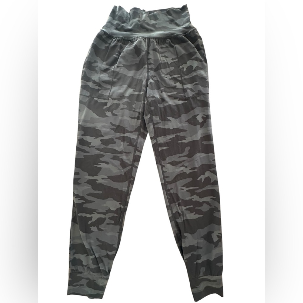 Athleta Salutation Camo Joggers- Euc - image 1